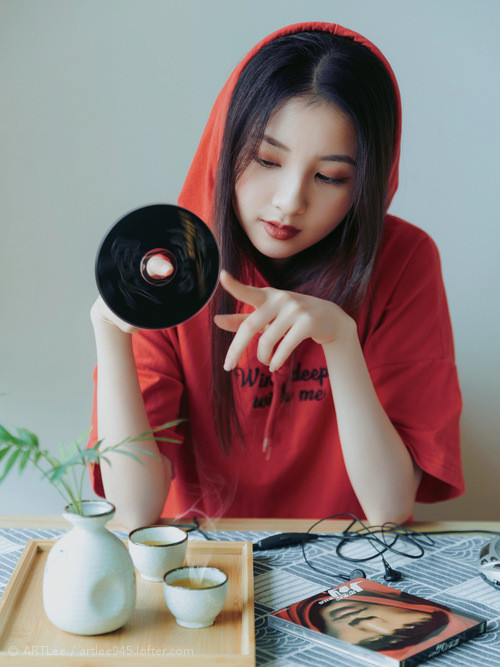 天神下凡！苏亚雷斯末节接管比赛，西班牙争冠战险胜波兰